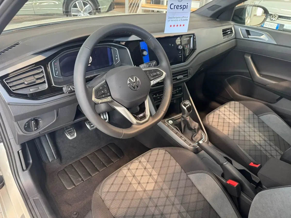 Volkswagen Taigo nuova a Varese (9)