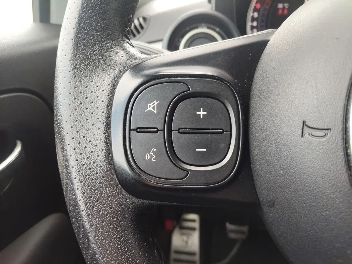 Abarth 595 Cabrio usata a Modena (12)