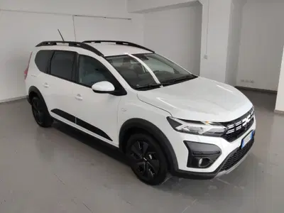 Dacia Jogger 1.0 tce Expression 110cv 7p.ti del 2024 usata a Arezzo