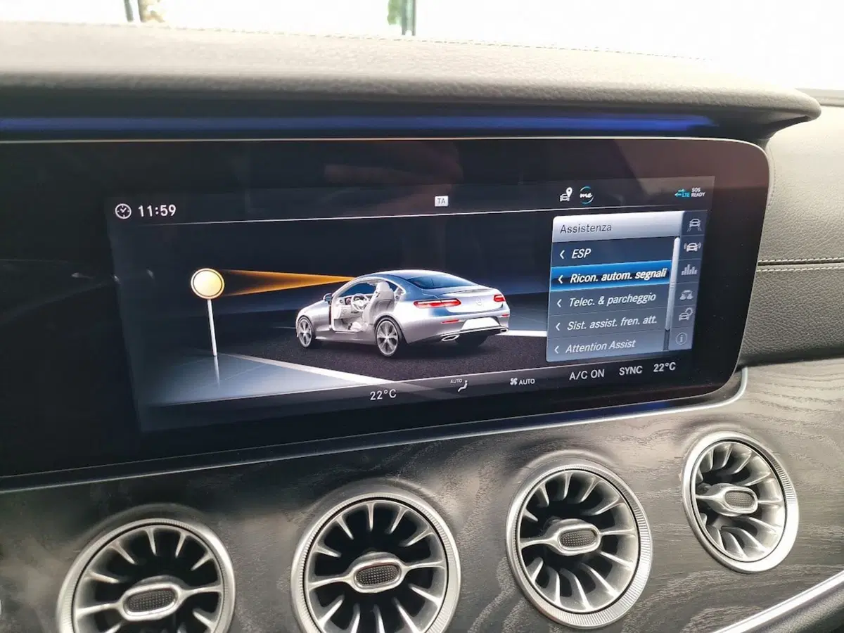 Mercedes-Benz Classe E Coupé usata a Verbano Cusio Ossola (14)