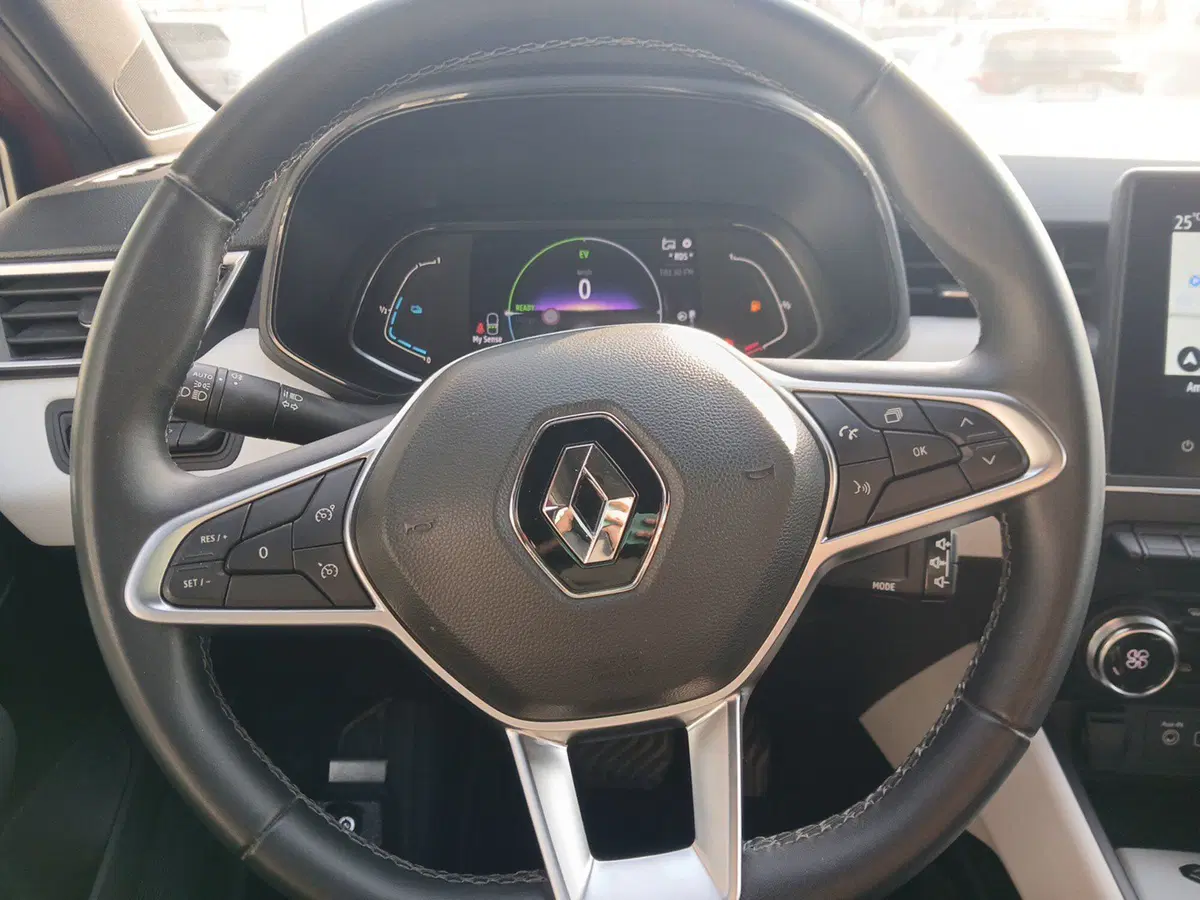 Renault Clio usata a Latina (13)