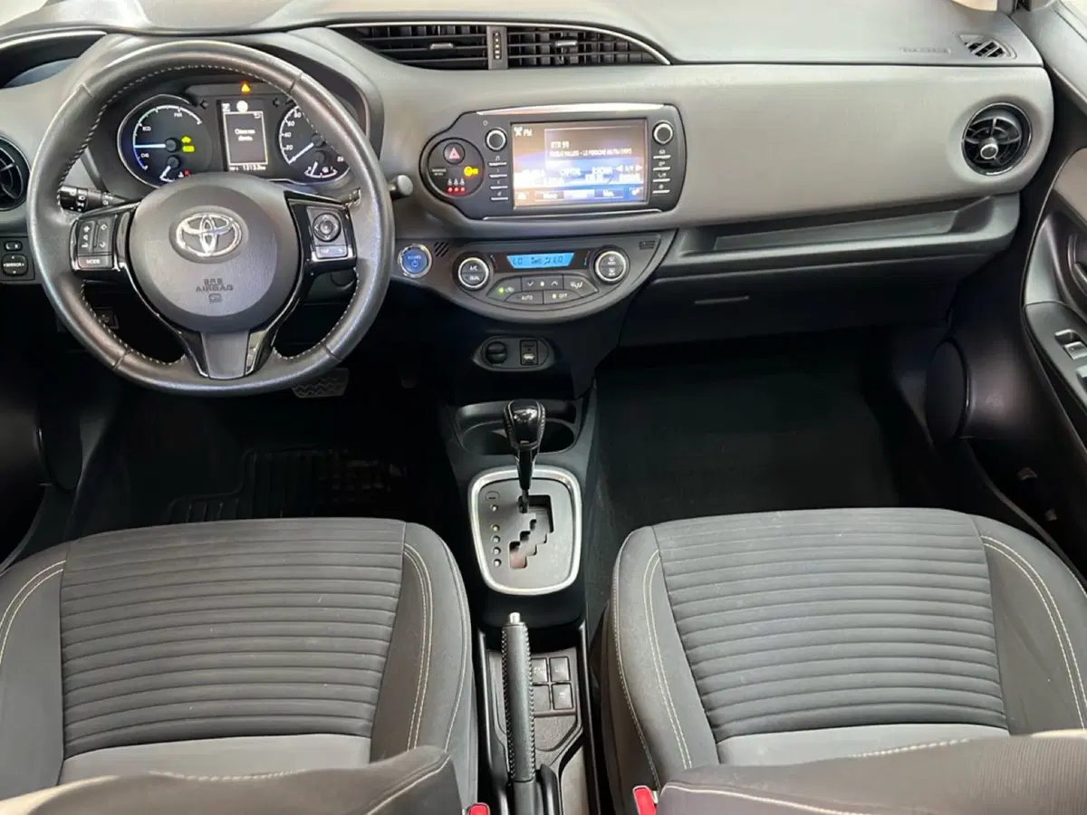Toyota Yaris usata a Roma (11)