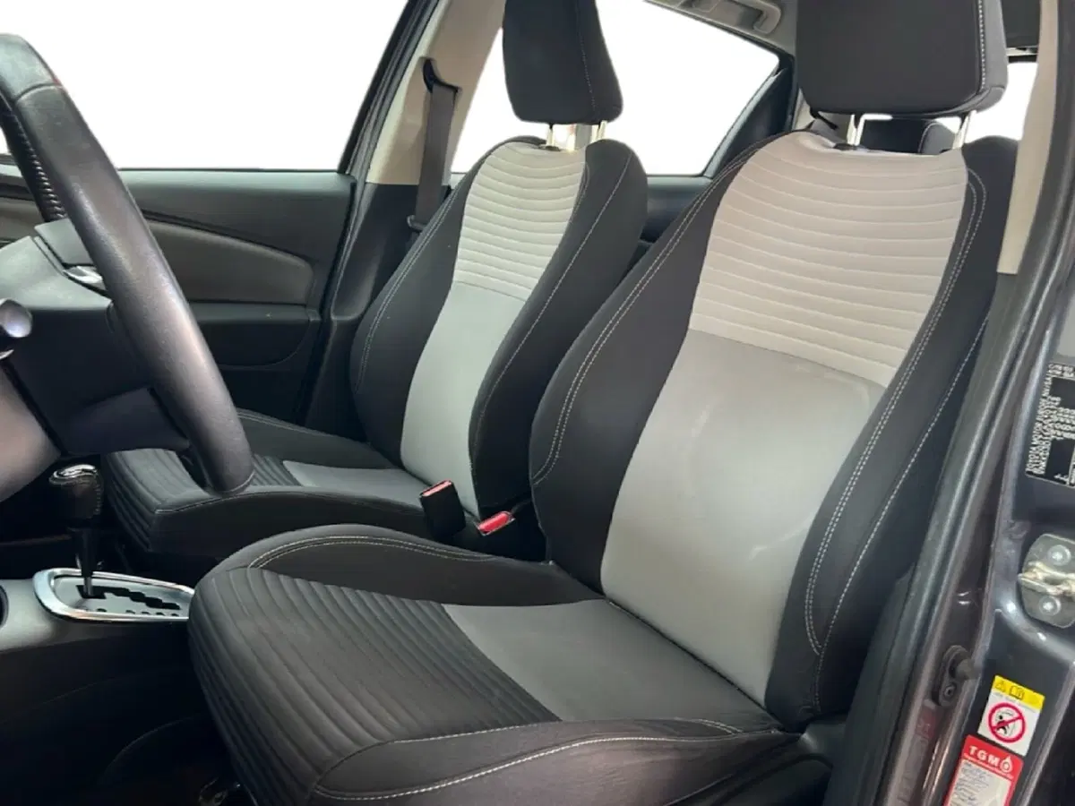 Toyota Yaris usata a Roma (12)