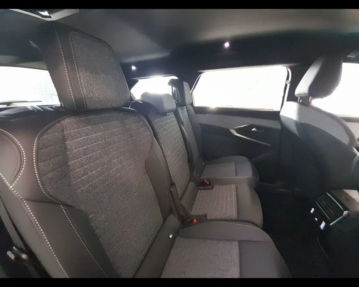 Peugeot 5008 nuova a Alessandria (11)