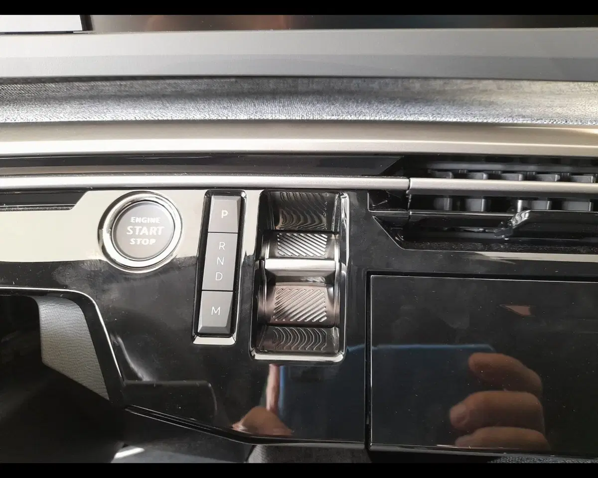 Peugeot 5008 nuova a Alessandria (13)