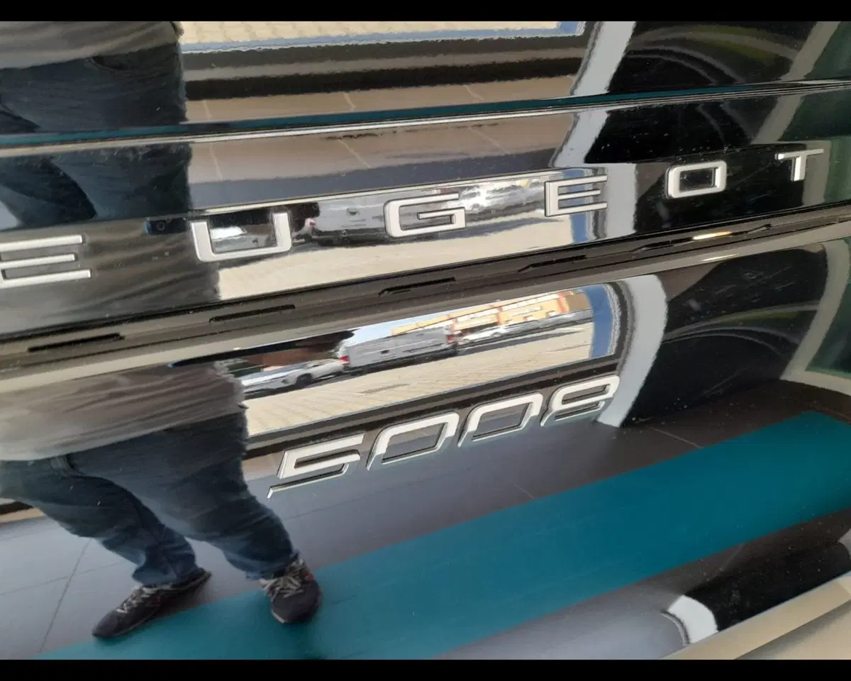 Peugeot 5008 nuova a Alessandria (14)