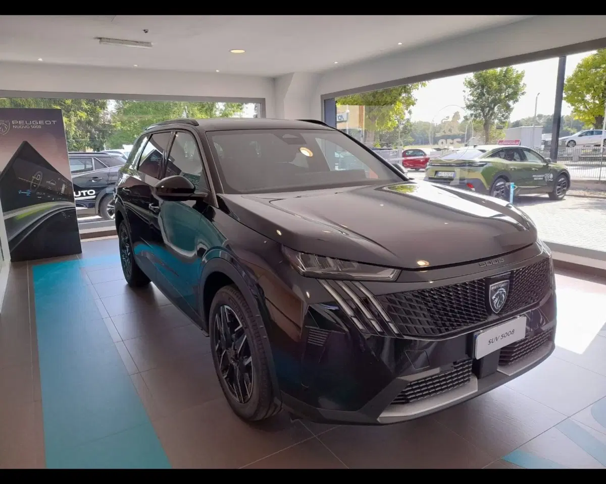 Peugeot 5008 nuova a Alessandria (2)