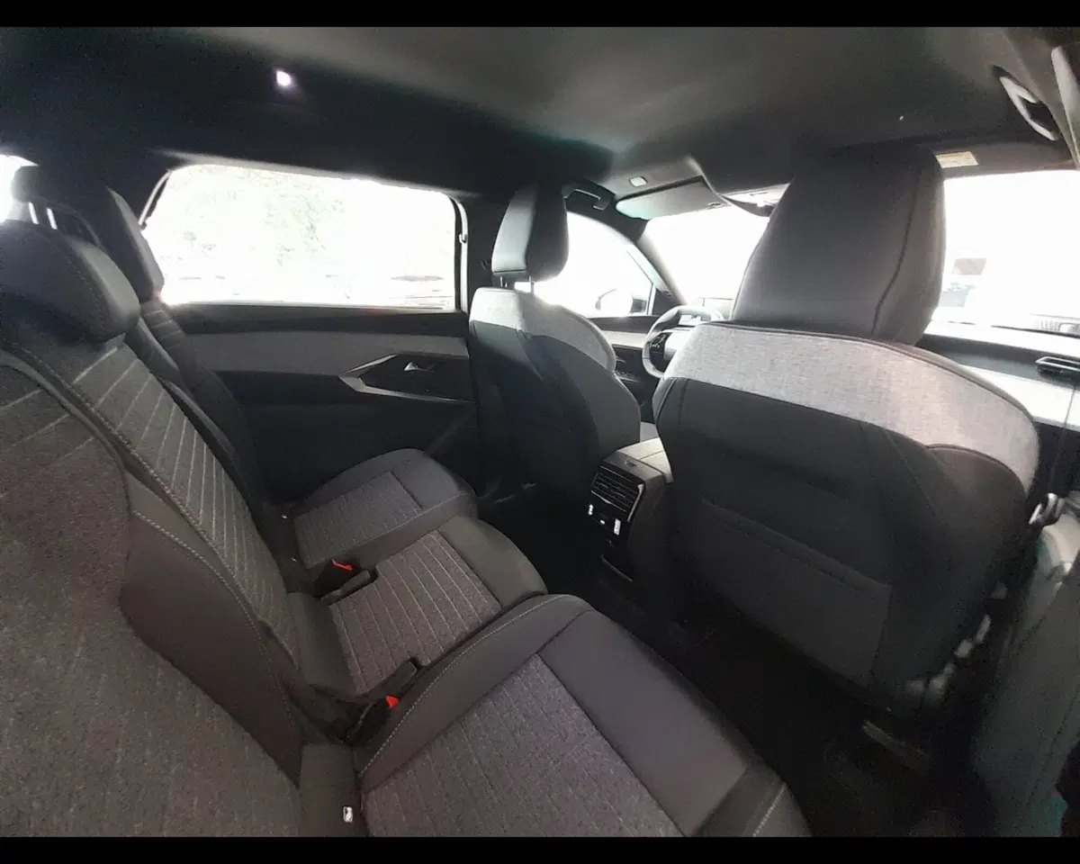 Peugeot 5008 nuova a Alessandria (9)