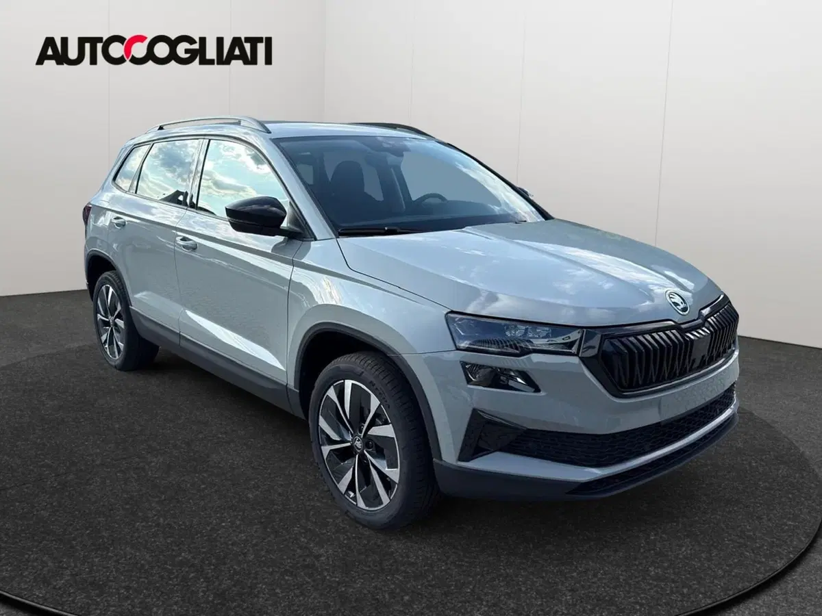 Skoda Karoq nuova a Lecco (3)