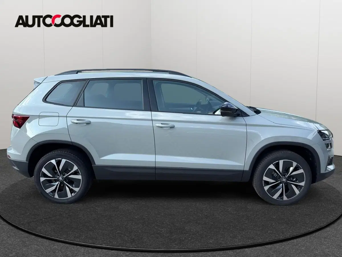Skoda Karoq nuova a Lecco (4)