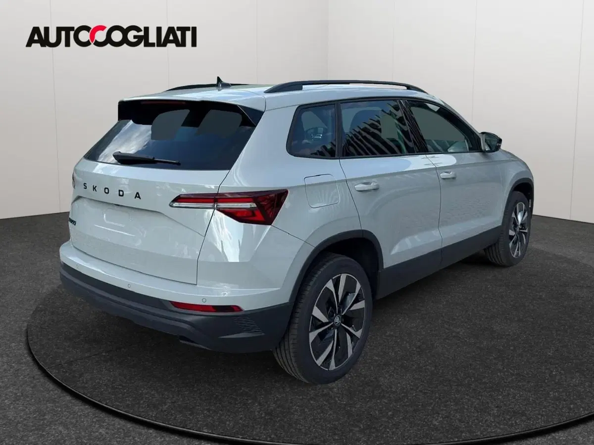 Skoda Karoq nuova a Lecco (5)