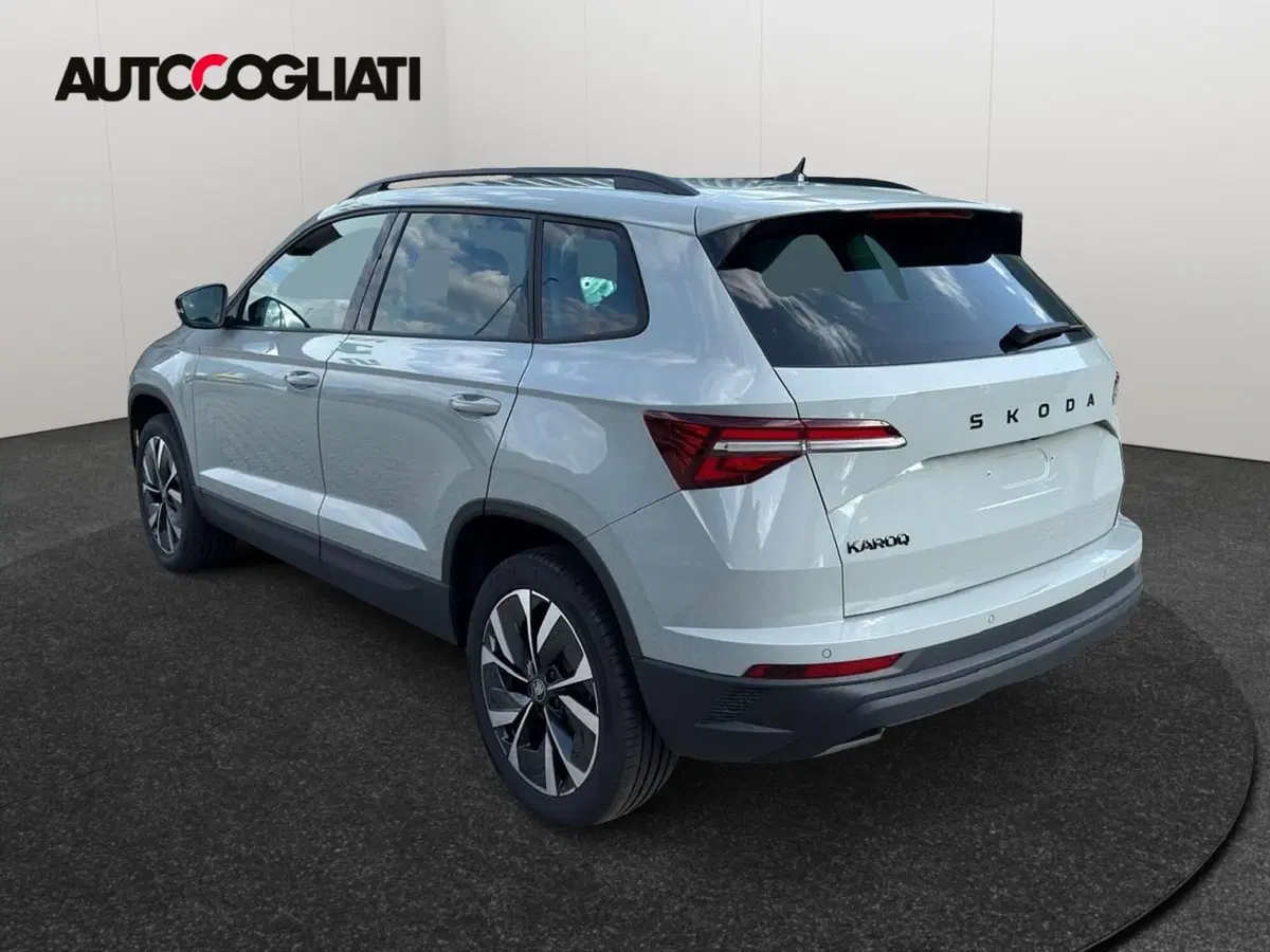 Skoda Karoq nuova a Lecco (7)
