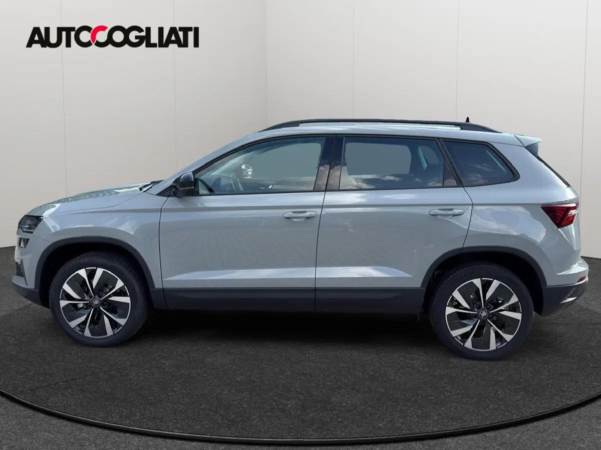 Skoda Karoq nuova a Lecco (8)