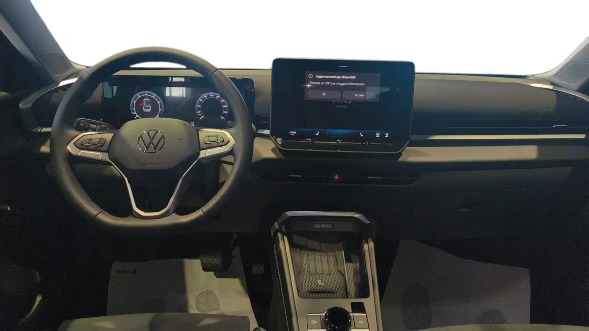 Volkswagen T-Roc nuova a Lecco (8)
