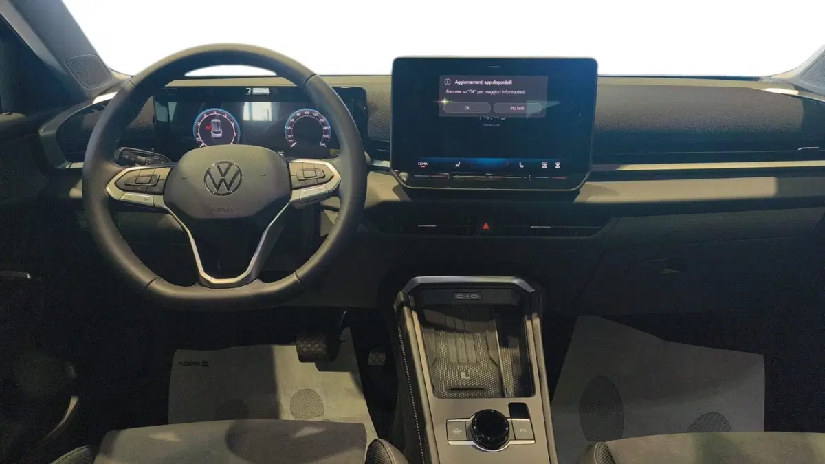 Volkswagen T-Roc nuova a Lecco (8)