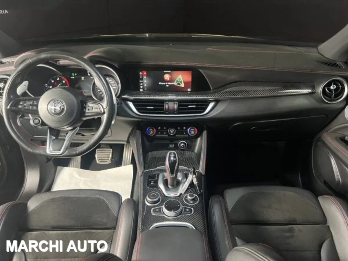 Alfa Romeo Stelvio usata a Perugia (13)