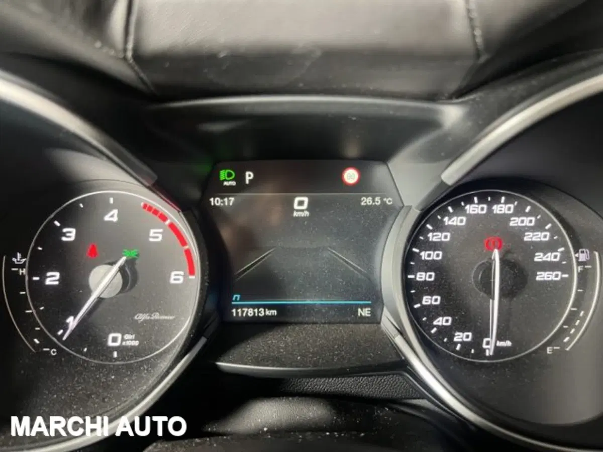 Alfa Romeo Stelvio usata a Perugia (15)