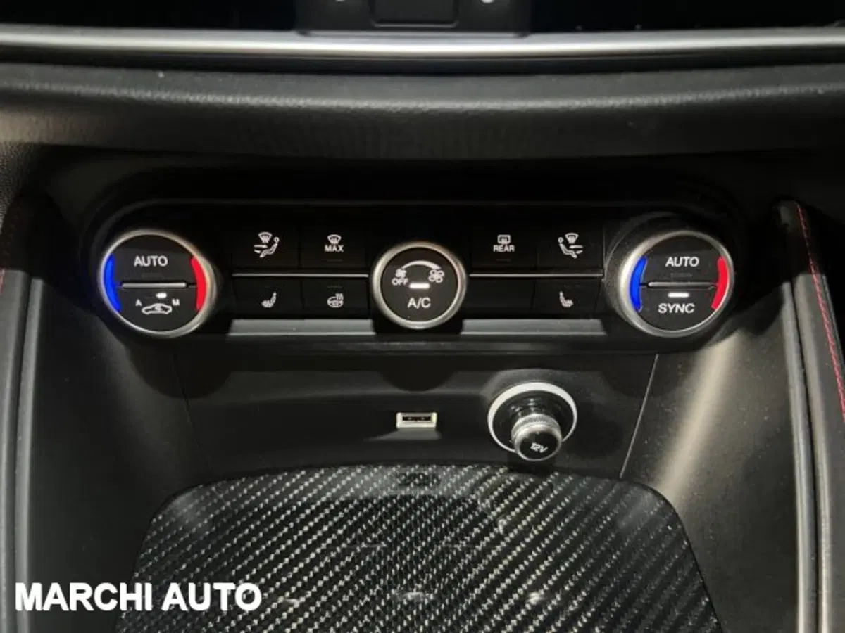 Alfa Romeo Stelvio usata a Perugia (20)