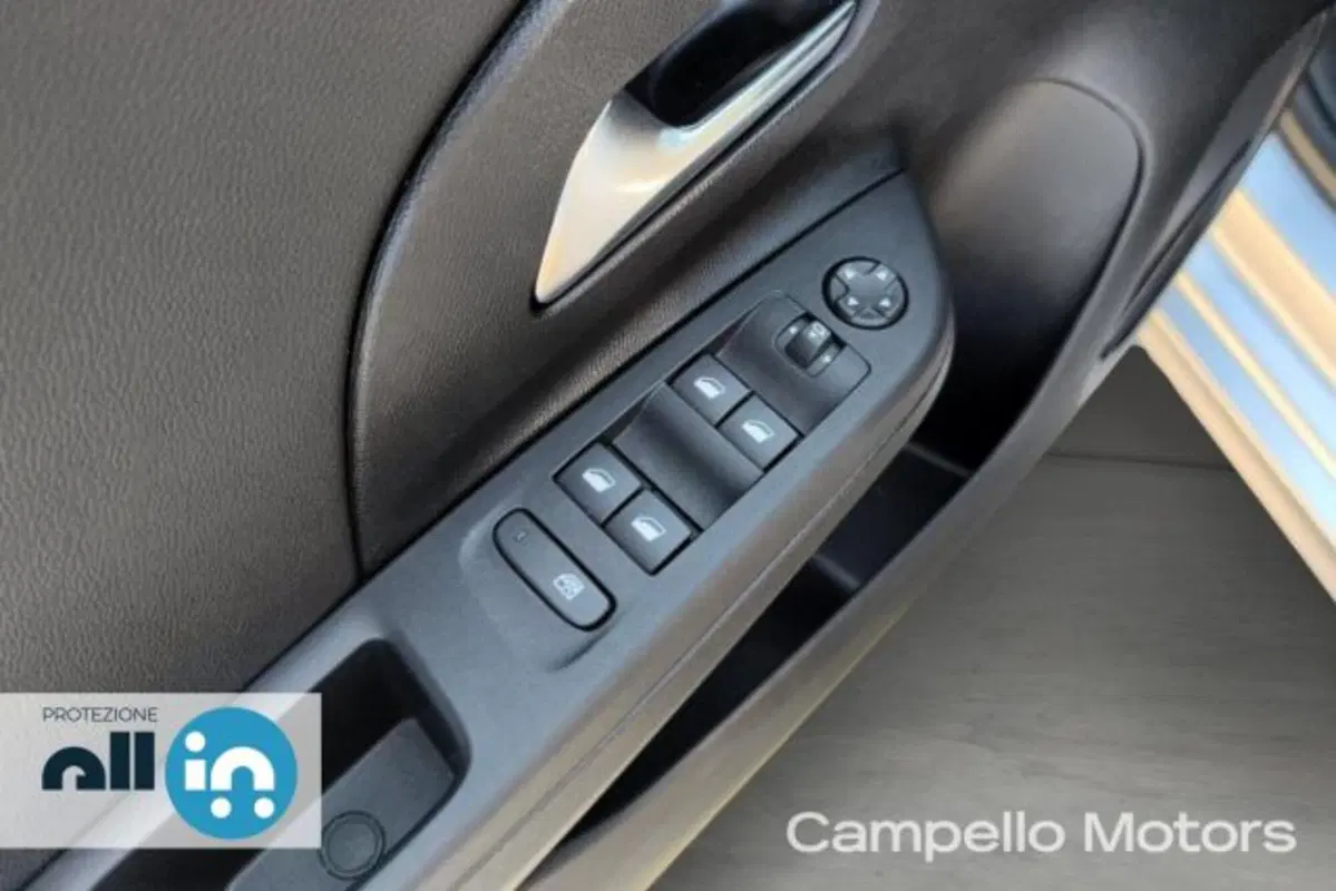 Opel Corsa usata a Venezia (15)