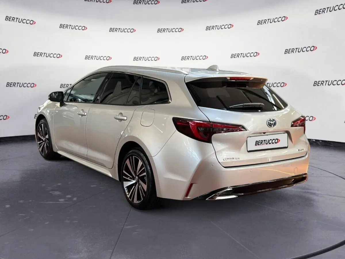 Toyota Corolla Touring Sports nuova a Verona (4)