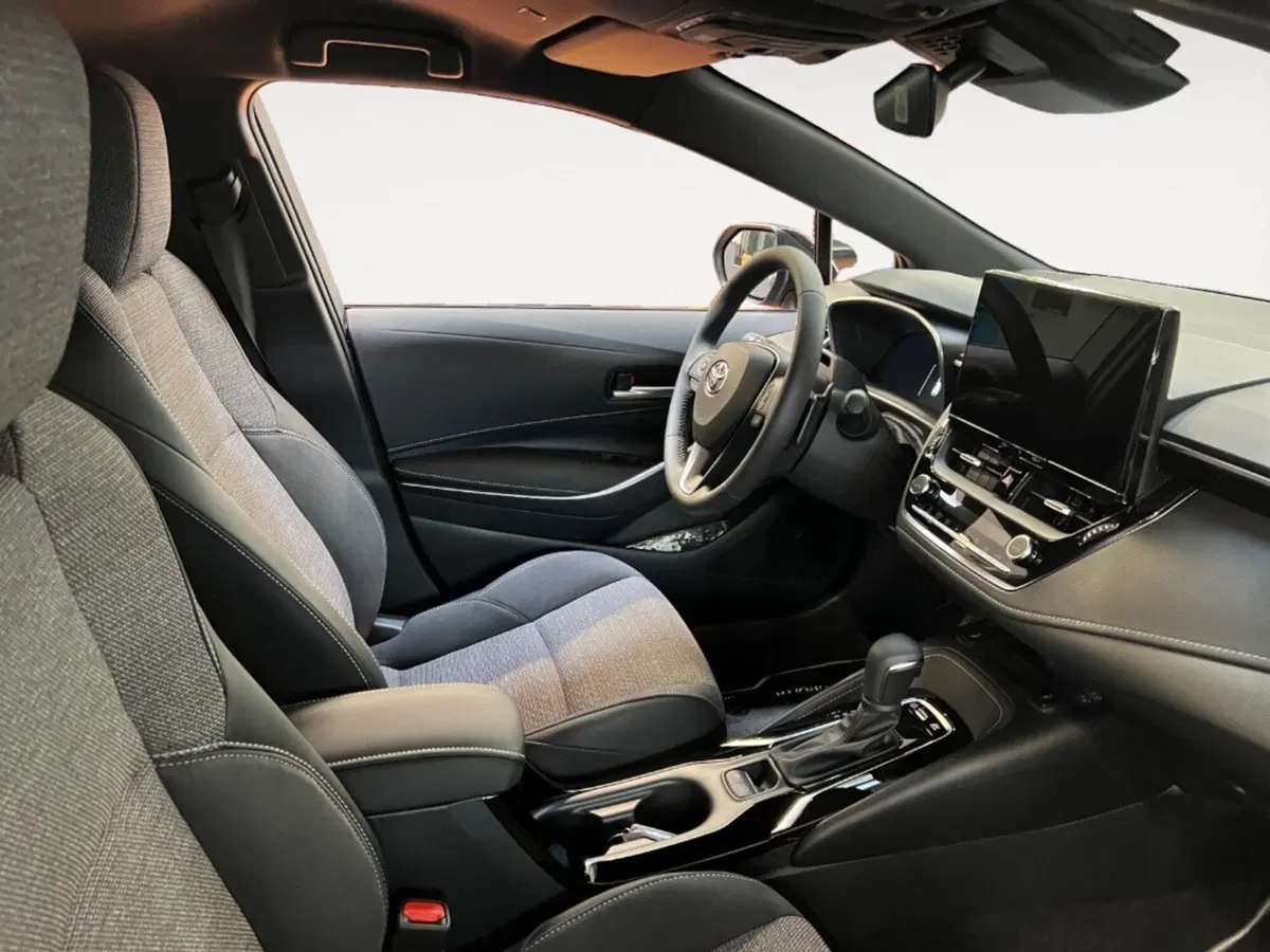 Toyota Corolla Touring Sports nuova a Verona (7)