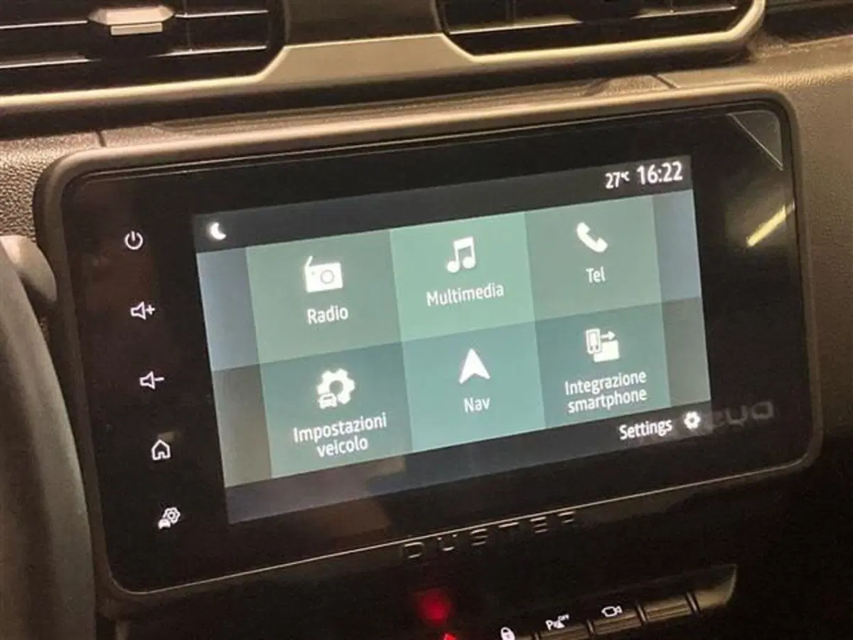 Dacia Duster usata a Como (13)