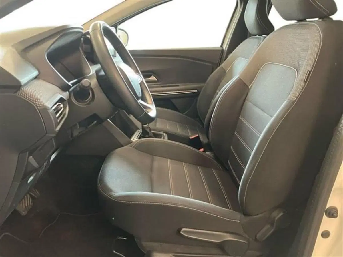 Dacia Jogger usata a Como (10)