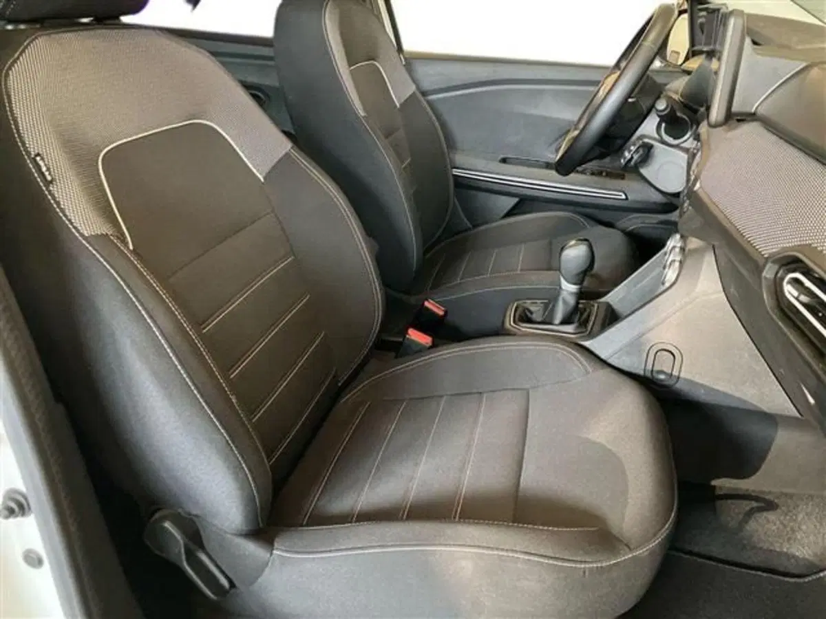 Dacia Jogger usata a Como (11)