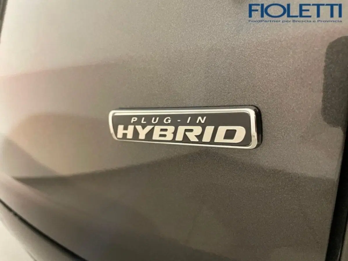 Ford Kuga nuova a Brescia (12)