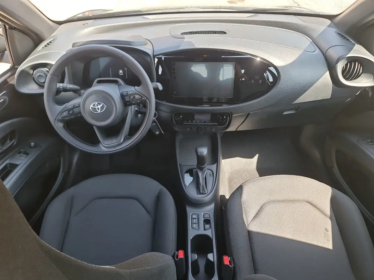 Toyota Aygo X nuova a Modena (10)