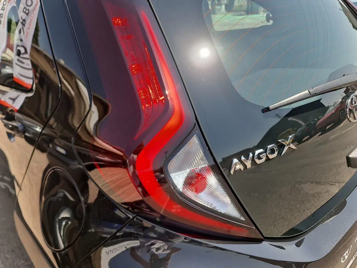 Toyota Aygo X nuova a Modena (16)