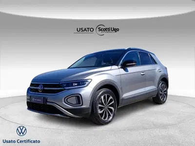Volkswagen T-Roc 1.5 tsi Life del 2023 usata a Livorno
