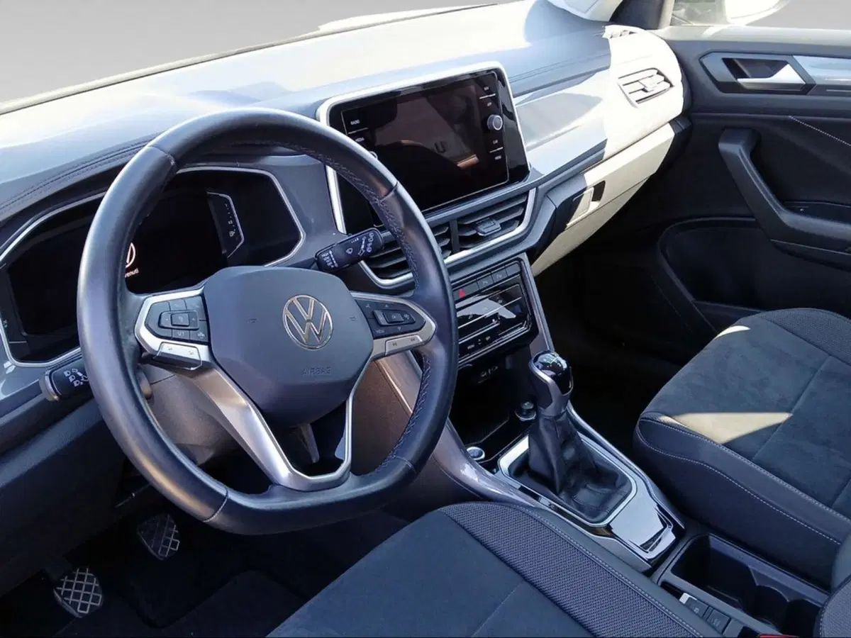 Volkswagen T-Roc usata a Livorno (13)