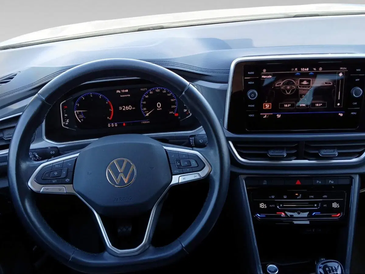 Volkswagen T-Roc usata a Livorno (8)