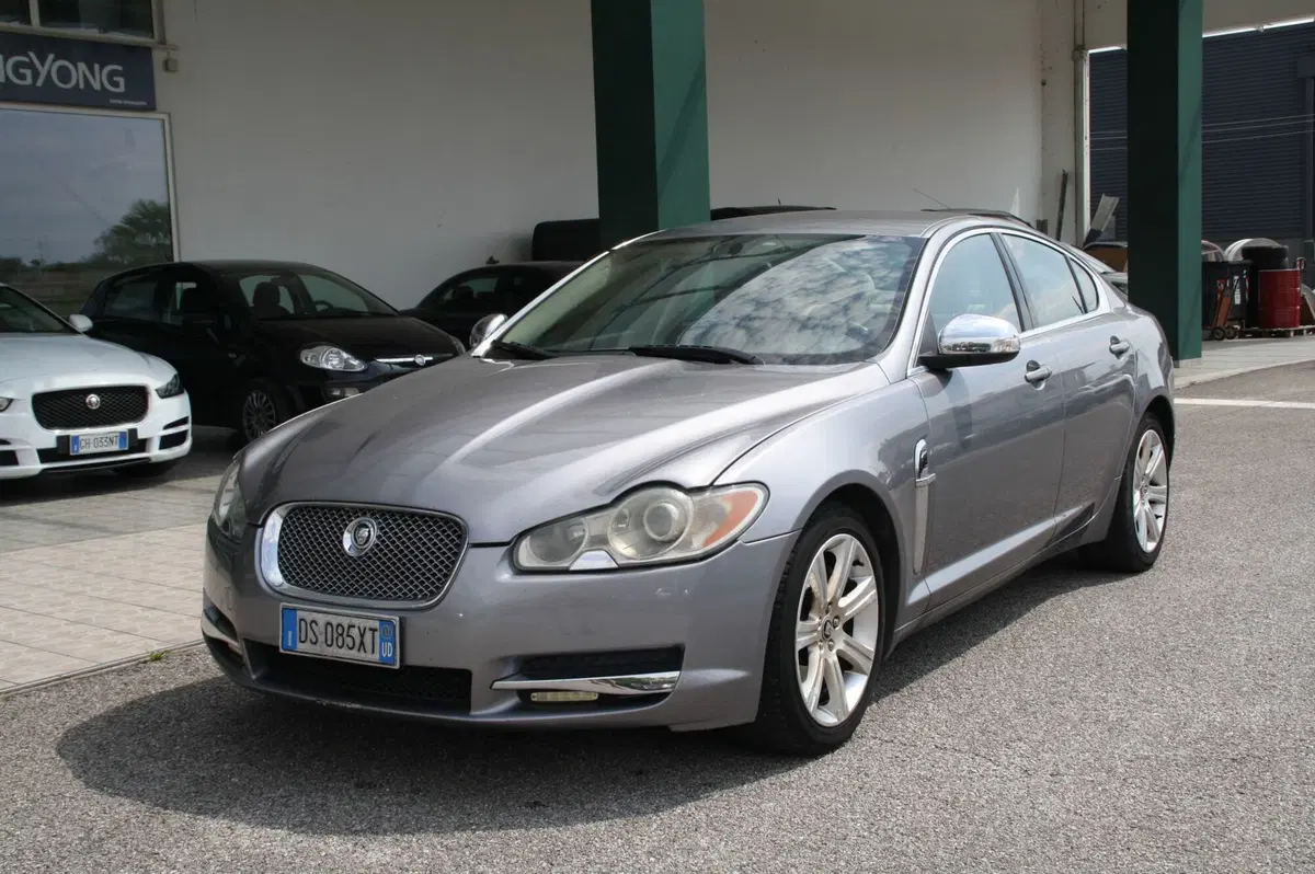 Jaguar XF usata a Pordenone