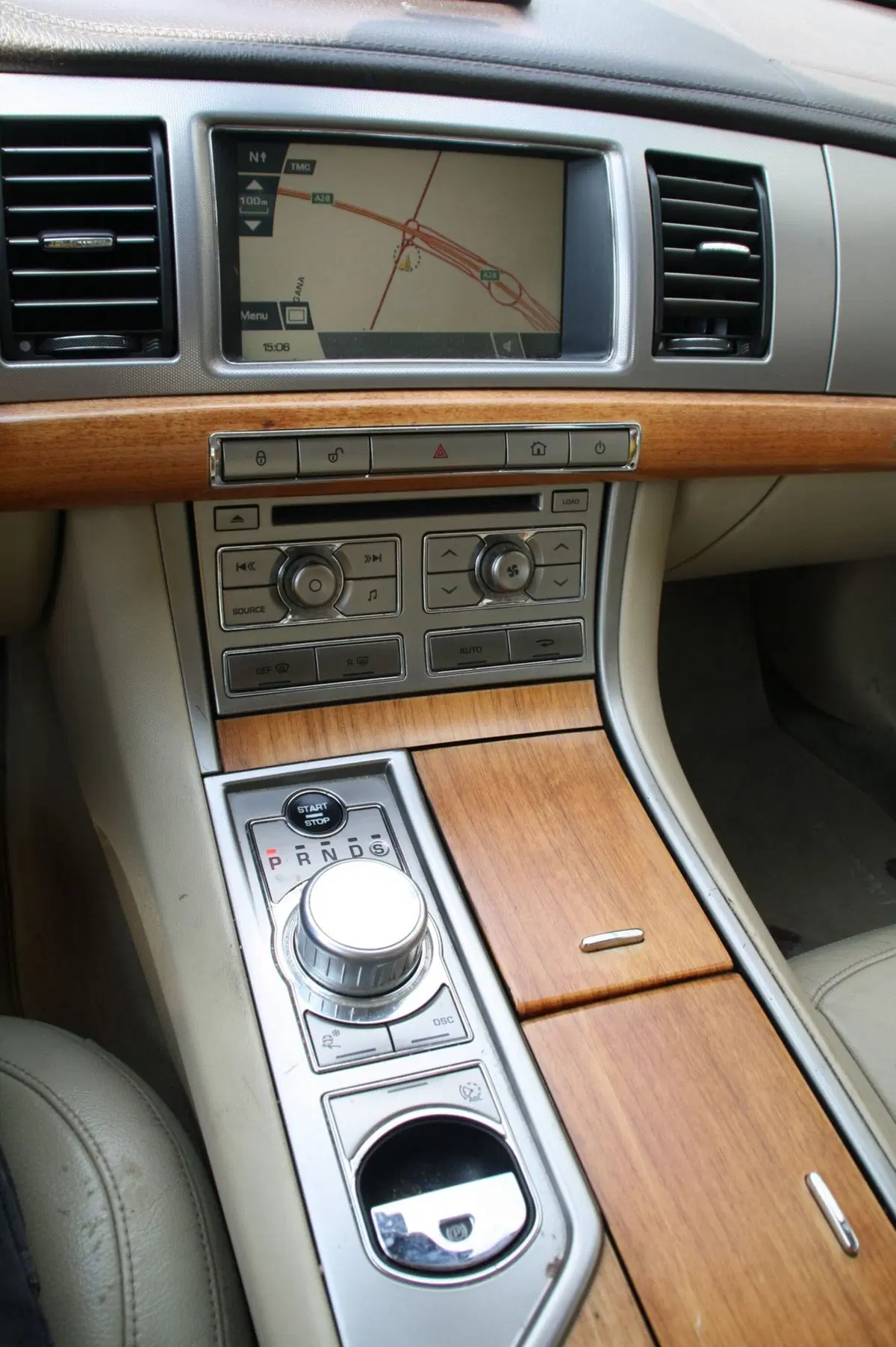 Jaguar XF usata a Pordenone (11)