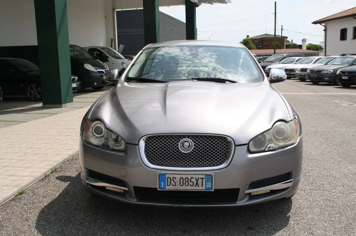 Jaguar XF usata a Pordenone (5)