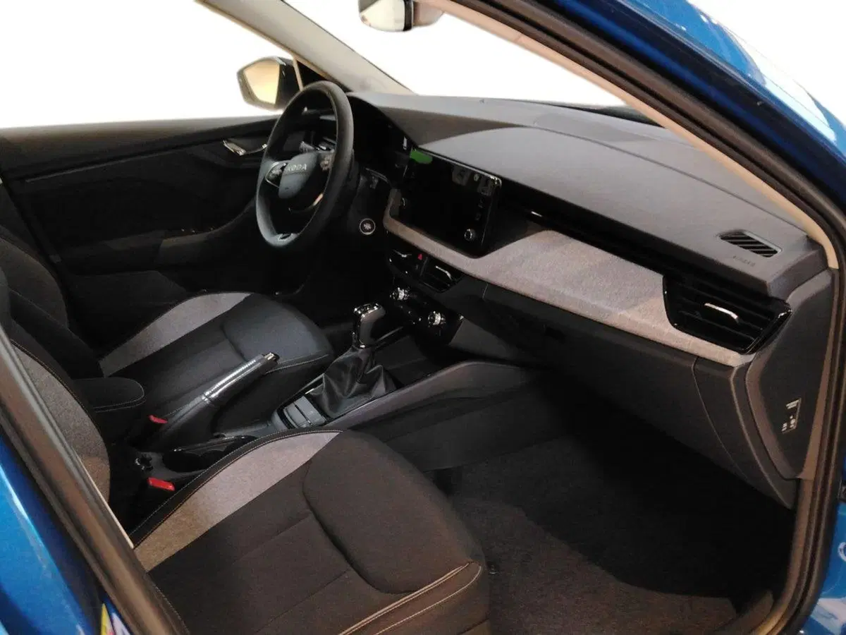 Skoda Kamiq nuova a Lecce (9)