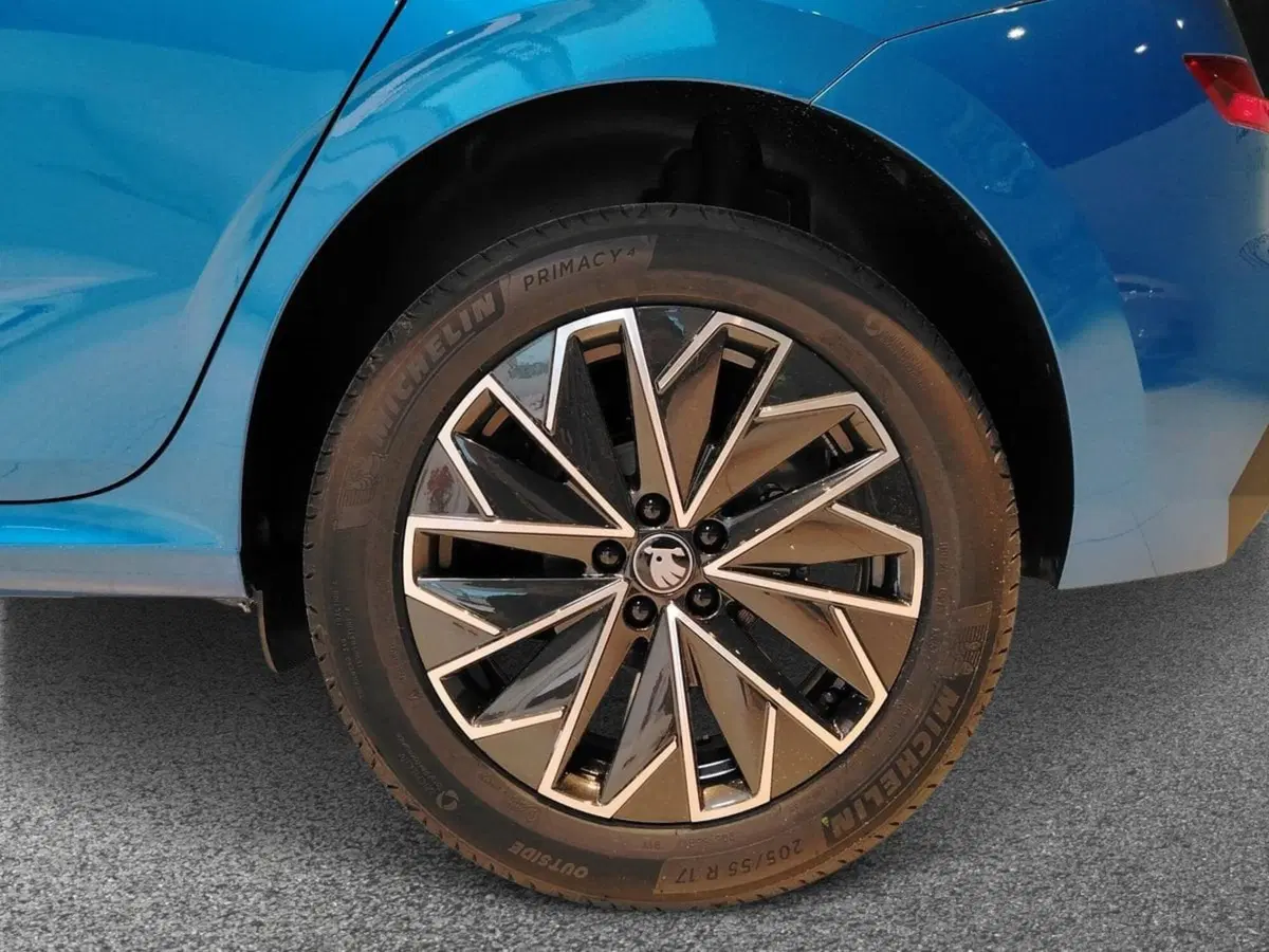 Skoda Kamiq nuova a Lecce (6)