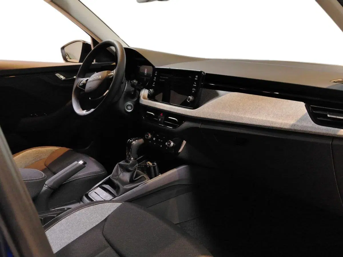 Skoda Kamiq nuova a Lecce (9)