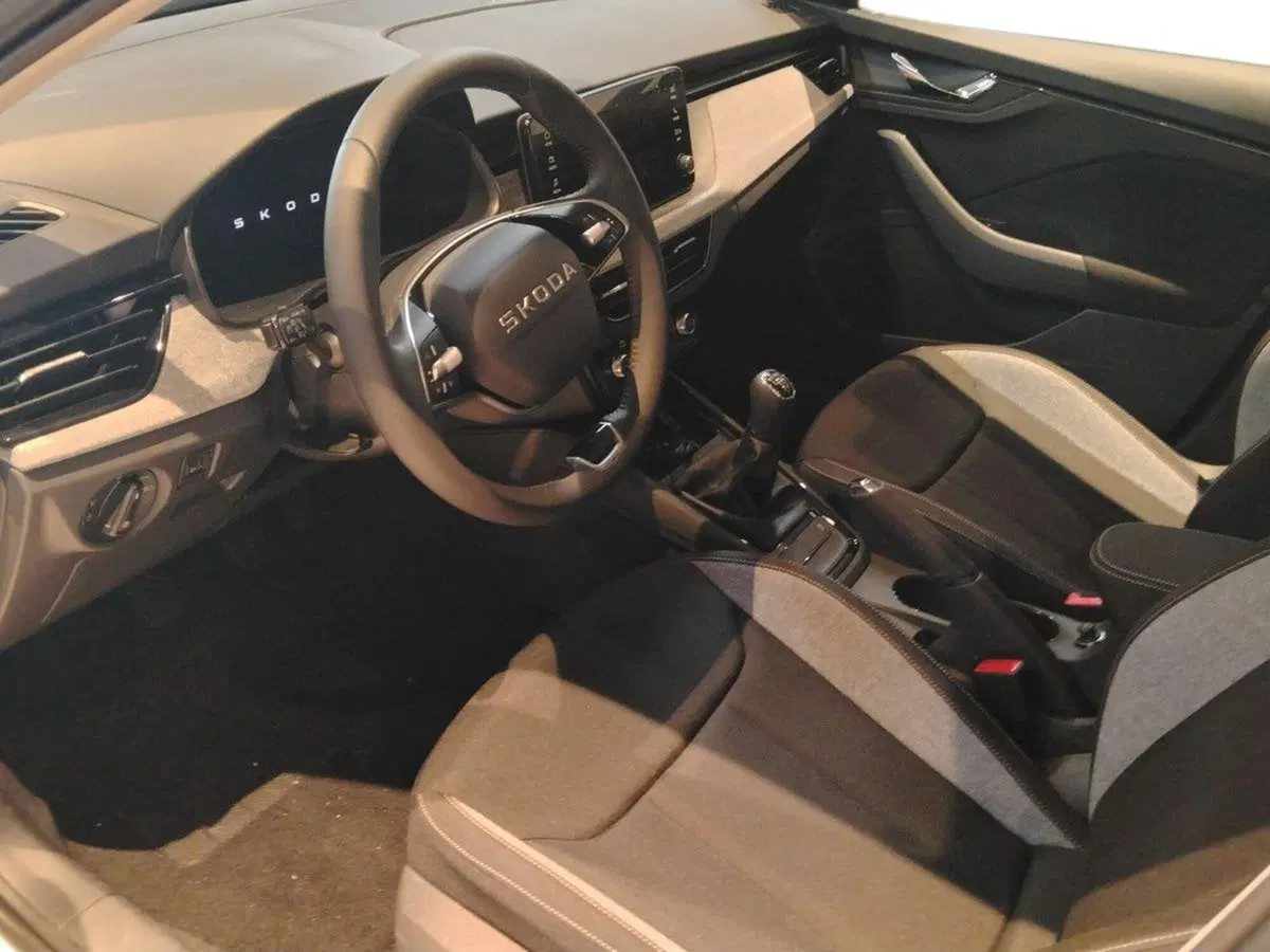 Skoda Kamiq nuova a Lecce (10)