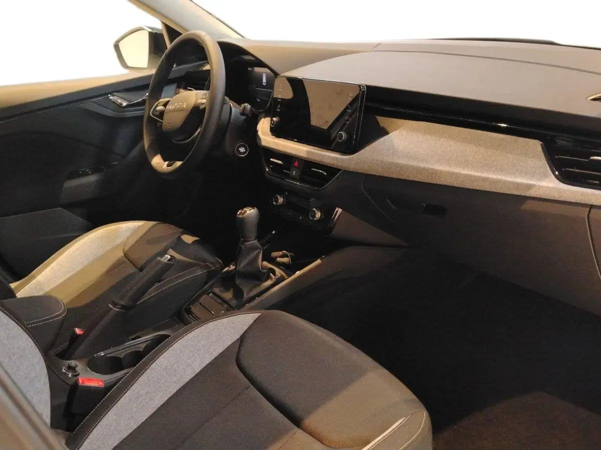 Skoda Kamiq nuova a Lecce (9)