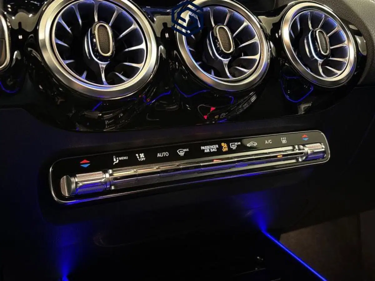 Mercedes-Benz EQA usata a Cagliari (14)