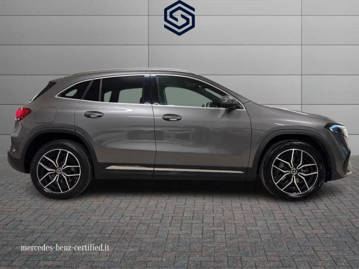 Mercedes-Benz EQA usata a Cagliari (5)
