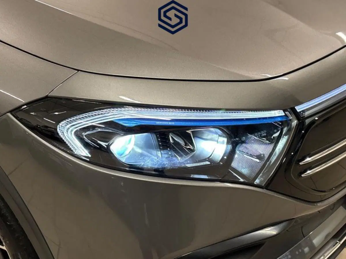 Mercedes-Benz EQA usata a Cagliari (7)