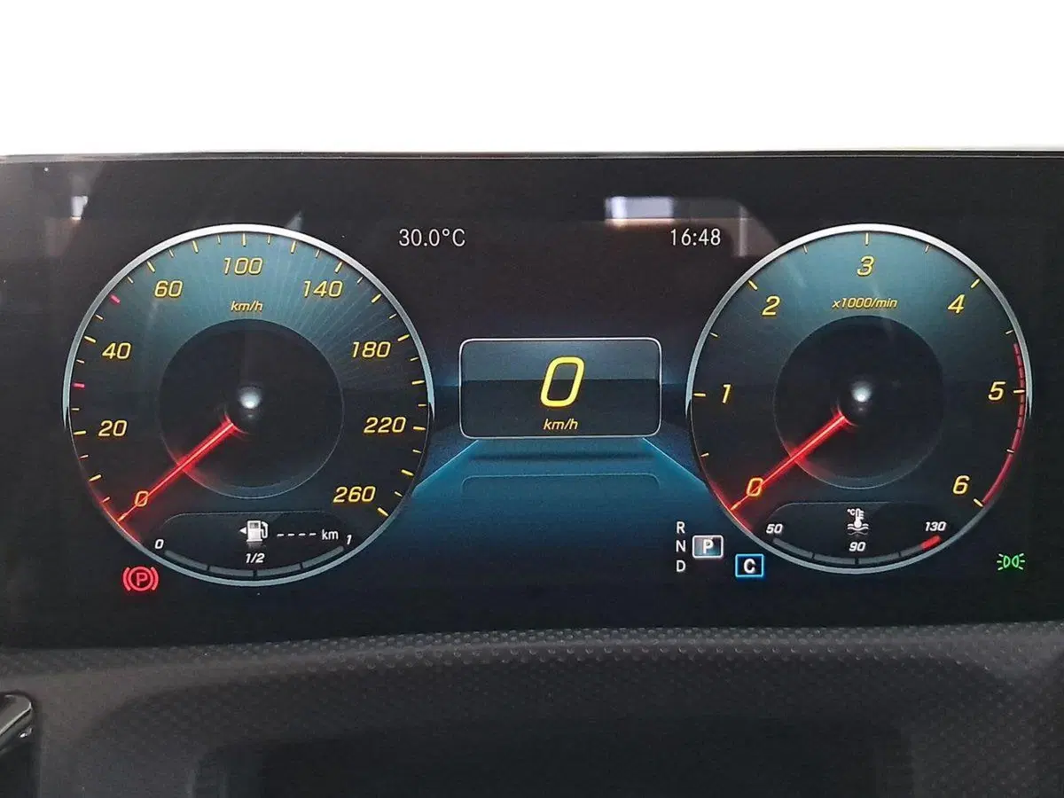 Mercedes-Benz CLA Shooting Brake usata a Rimini (9)