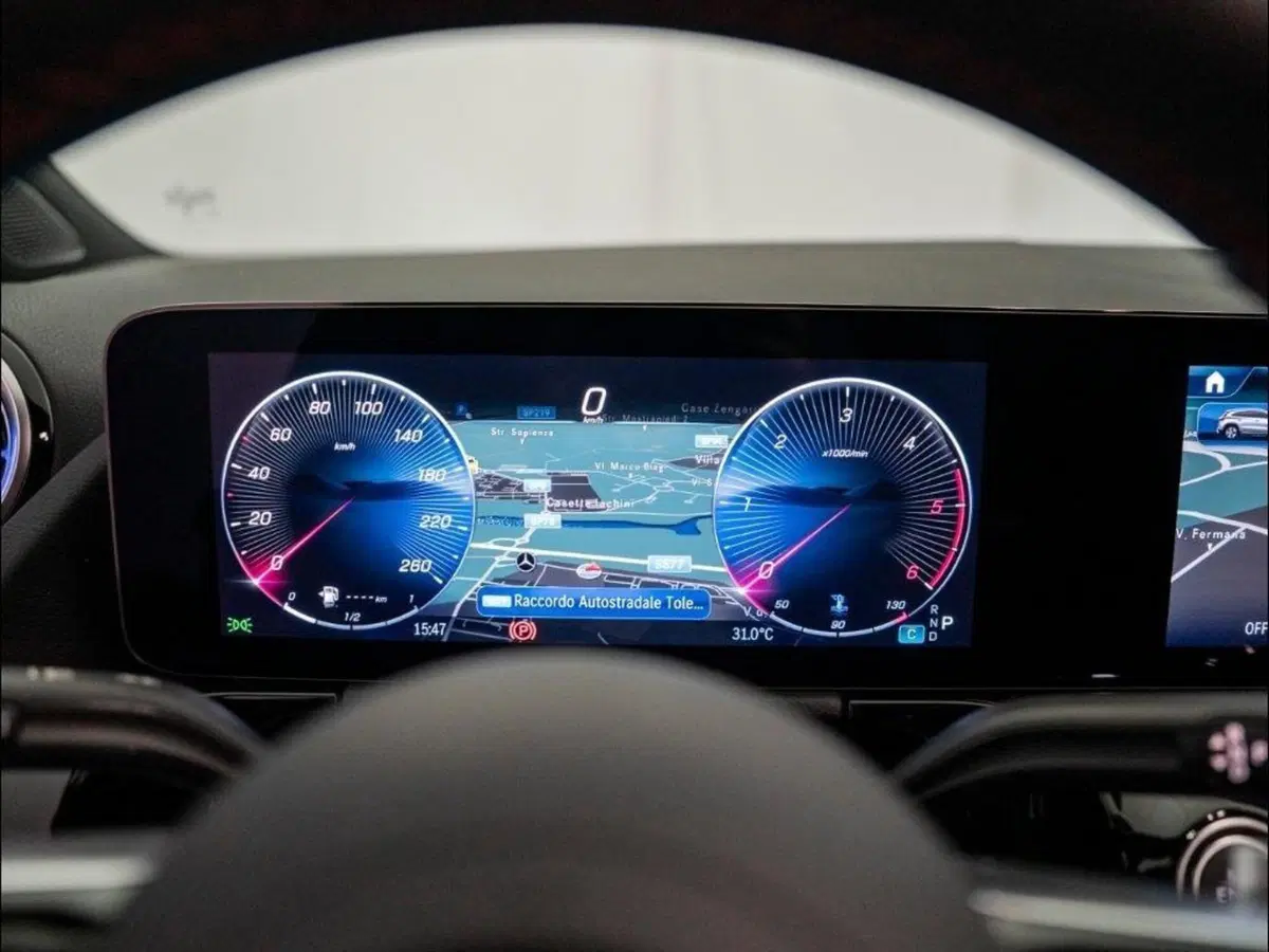 Mercedes-Benz GLA SUV nuova a Ancona (16)