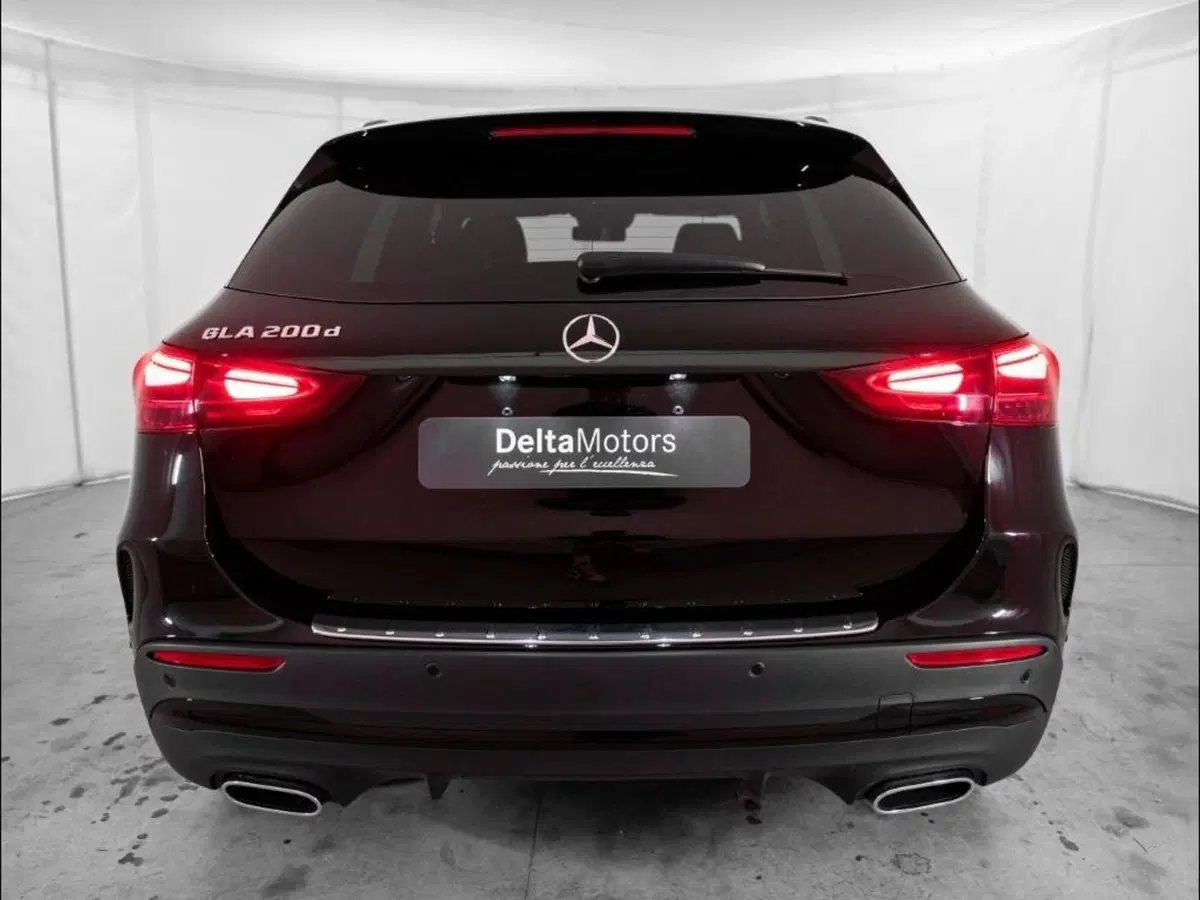 Mercedes-Benz GLA SUV nuova a Ancona (3)