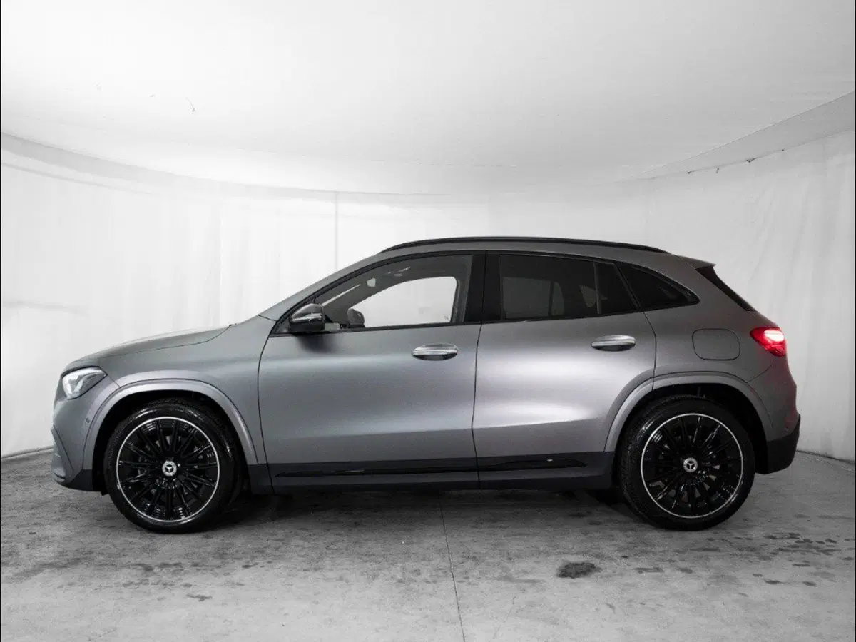 Mercedes-Benz GLA SUV nuova a Macerata (2)