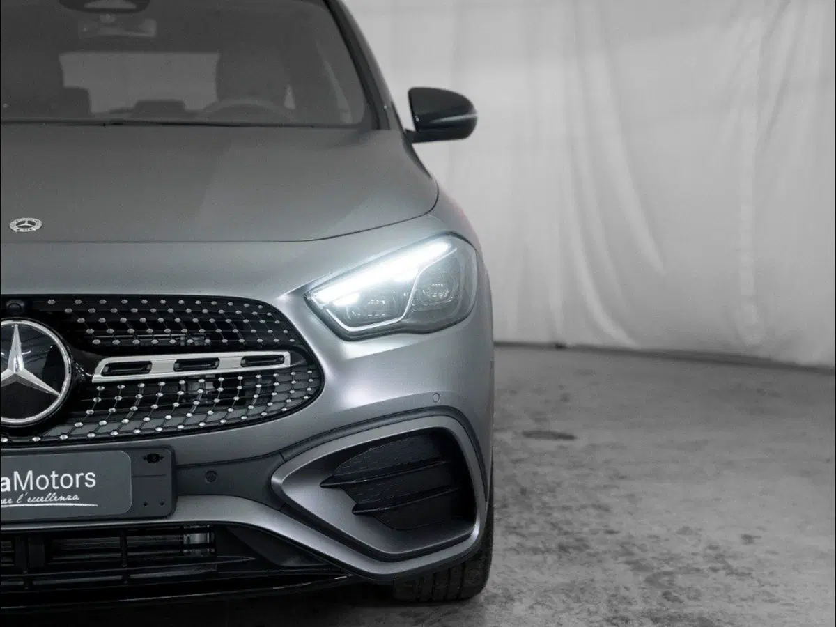 Mercedes-Benz GLA SUV nuova a Macerata (6)